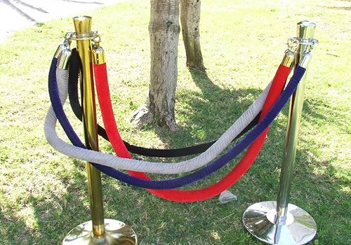 השכרת מחסומים ועמודי תור לאירועים